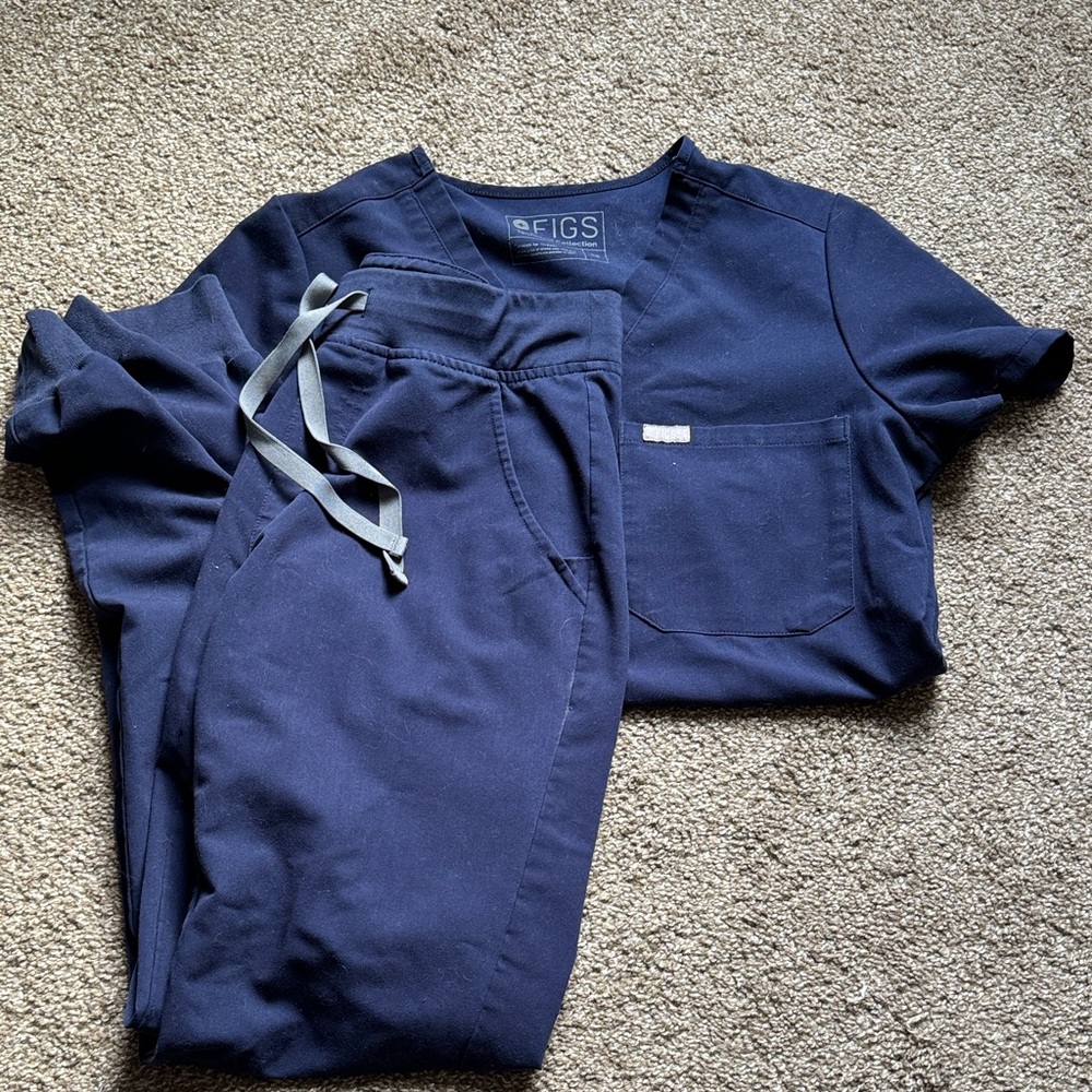 FIGS Navy Jogger Set